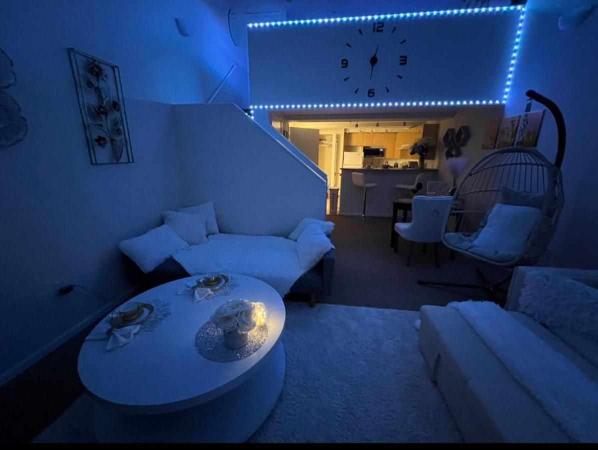 Cozy Downtown Condo Retreat With Space Needle View Seattle Dış mekan fotoğraf